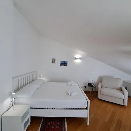 Artist Loft - Reception Апартаменты